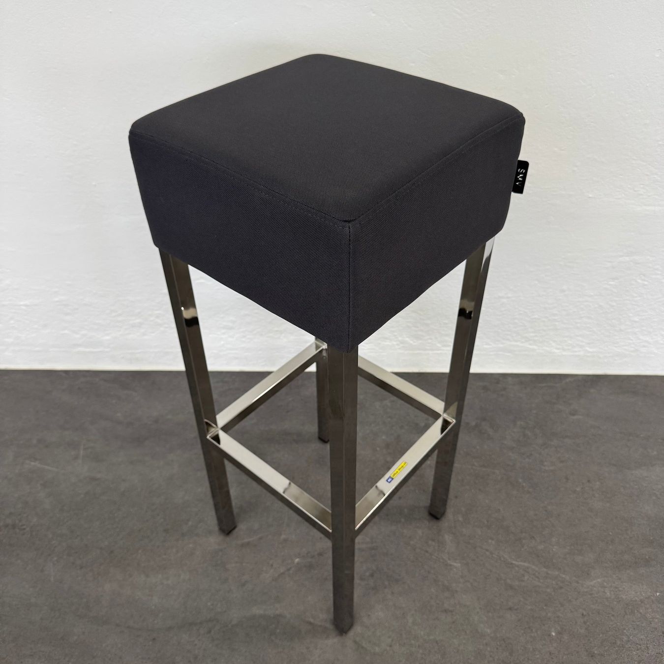 Sgabelli: SMV Kir Royal Barhocker Bezug Anthrazit – Usato da Schönenwerd venduto da mcofficeshop 1