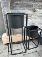 Moderne Pflanzenständer aus Metall (2er Set)