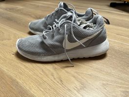 Nike Roshe Run Gr. 44, bequem & leicht