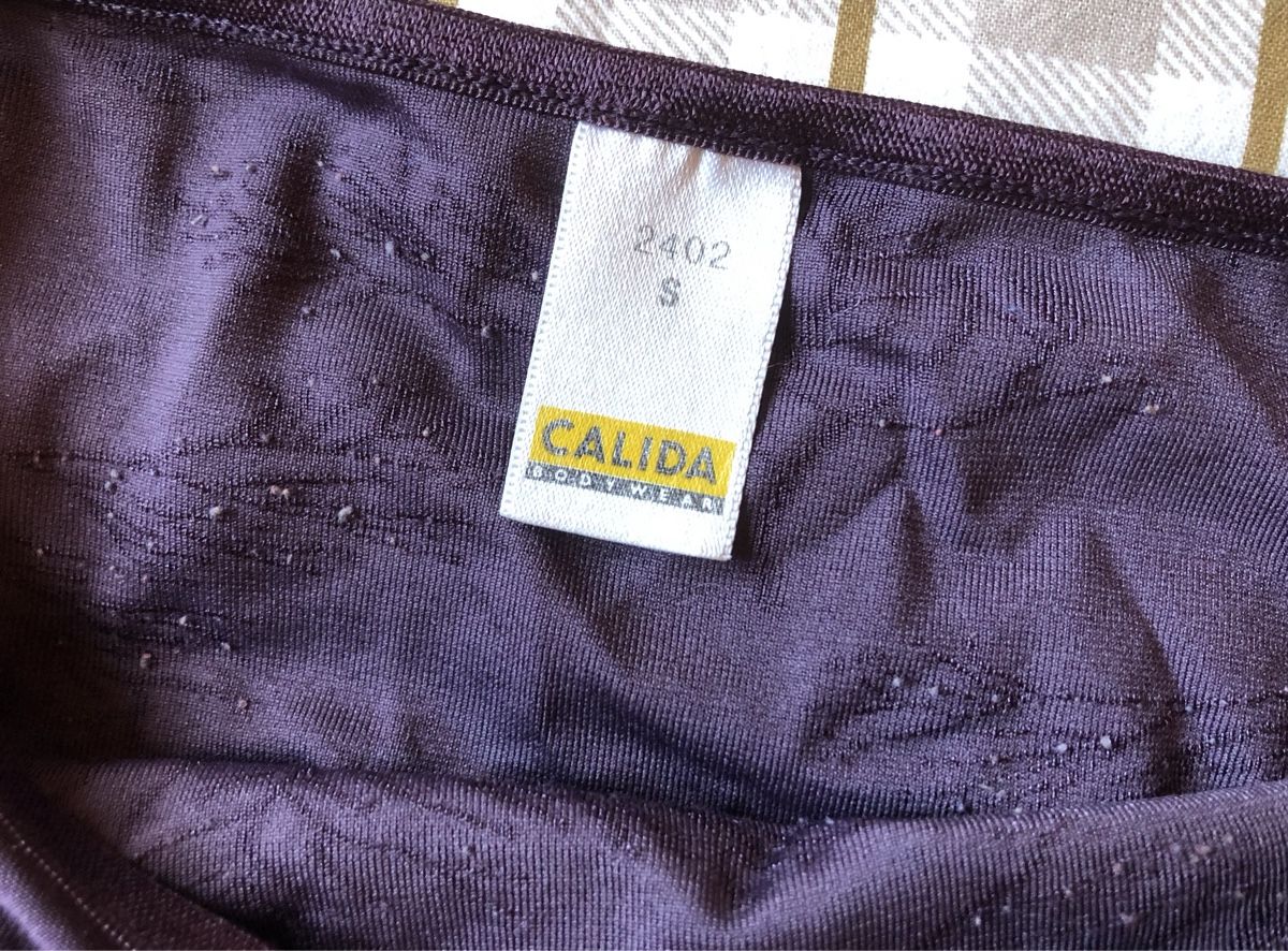 Calida Tops: BUSTIER violett, Gr.S, von Calida – D'occasion à Mühlebach (Goms) par chr_q6d8 1
