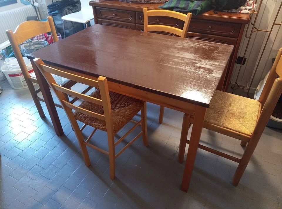 Set de table et chaises: ensemble de table & chaises – D'occasion à Bienne par Daniel_Schader 1