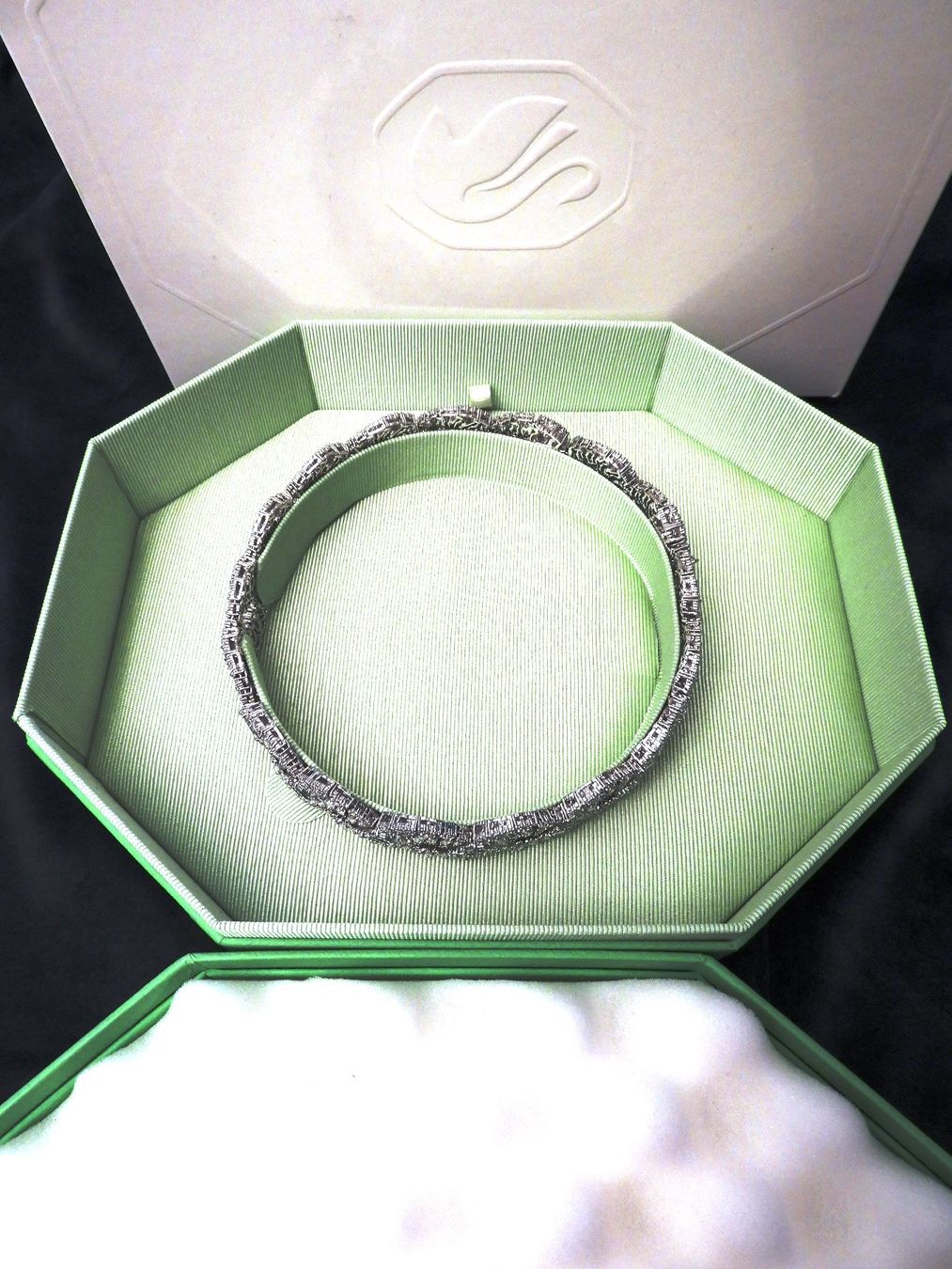 Swarovski Ketten: Hyperbola Halsband Choker Wave Swarovski Neu – Neu und originalverpackt aus Zuerich von proactiv 1