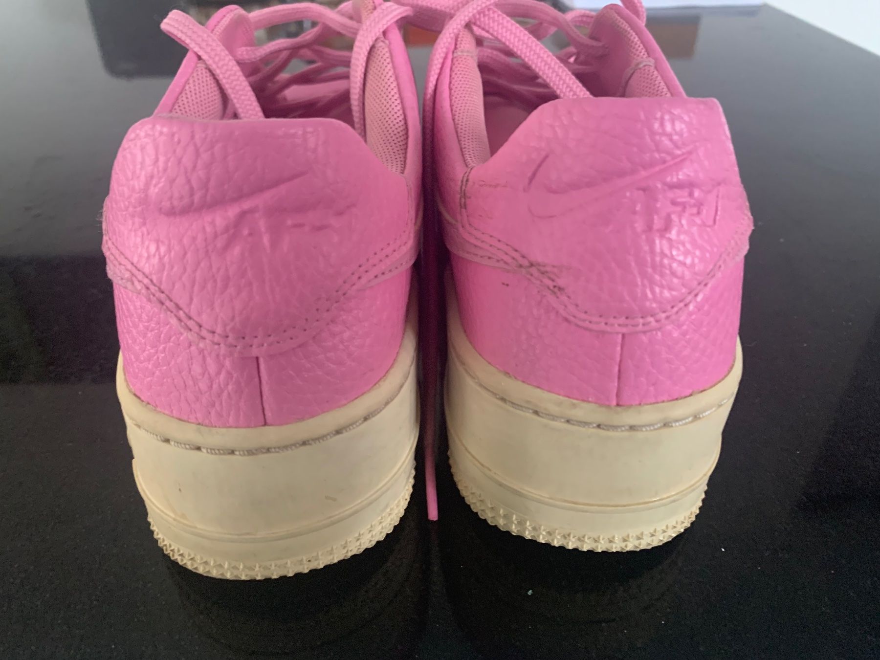 Nike Damenschuhe: Nike Air Force One Sneaker, rosa, Gr. 38 – Gebraucht aus Wiesendangen von Babalegi 1