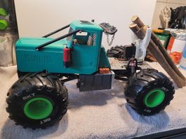 RC Crawler Eigenbau Holzgreifer Axial Chassis grün