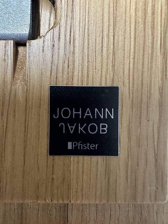 Pfister Tavoli: Johann Jakob Pfister Design-Couchtisch – Usato da Effretikon venduto da bek_6sgb 3
