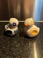 Set salière et poivrier Hollohaza Hongrie en porcelaine