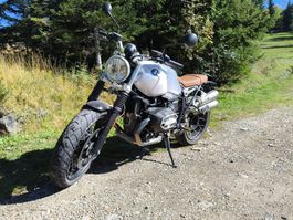 Moto BMW R nineT Scrambler argent
