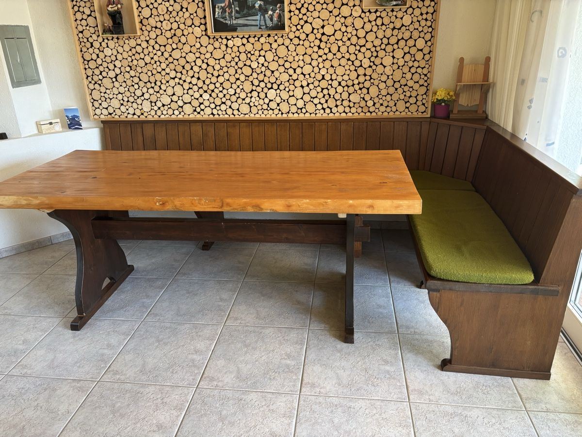 Tables: Holztisch Eckbank – D'occasion à Herlisberg par Hz