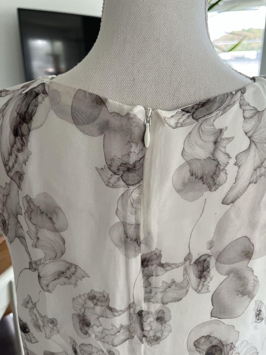 Nile Kleider: Nile Kleid weiss Gr. L – Gebraucht aus Herrenschwanden von Kamel1 2
