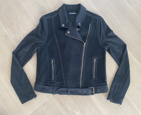 Neue coole schwarze Jacke Grösse 36