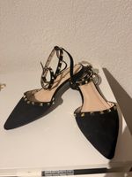 Ballerines pointues noires avec clous dorés, taille 38