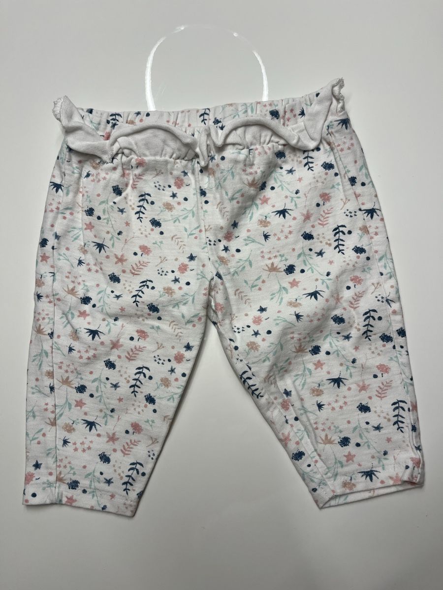 Mango Pantaloni: Mango Hose geblümt Gr. 68 – Nuovo (secondo la descrizione) da Oberwil BL venduto da FinjaBijou