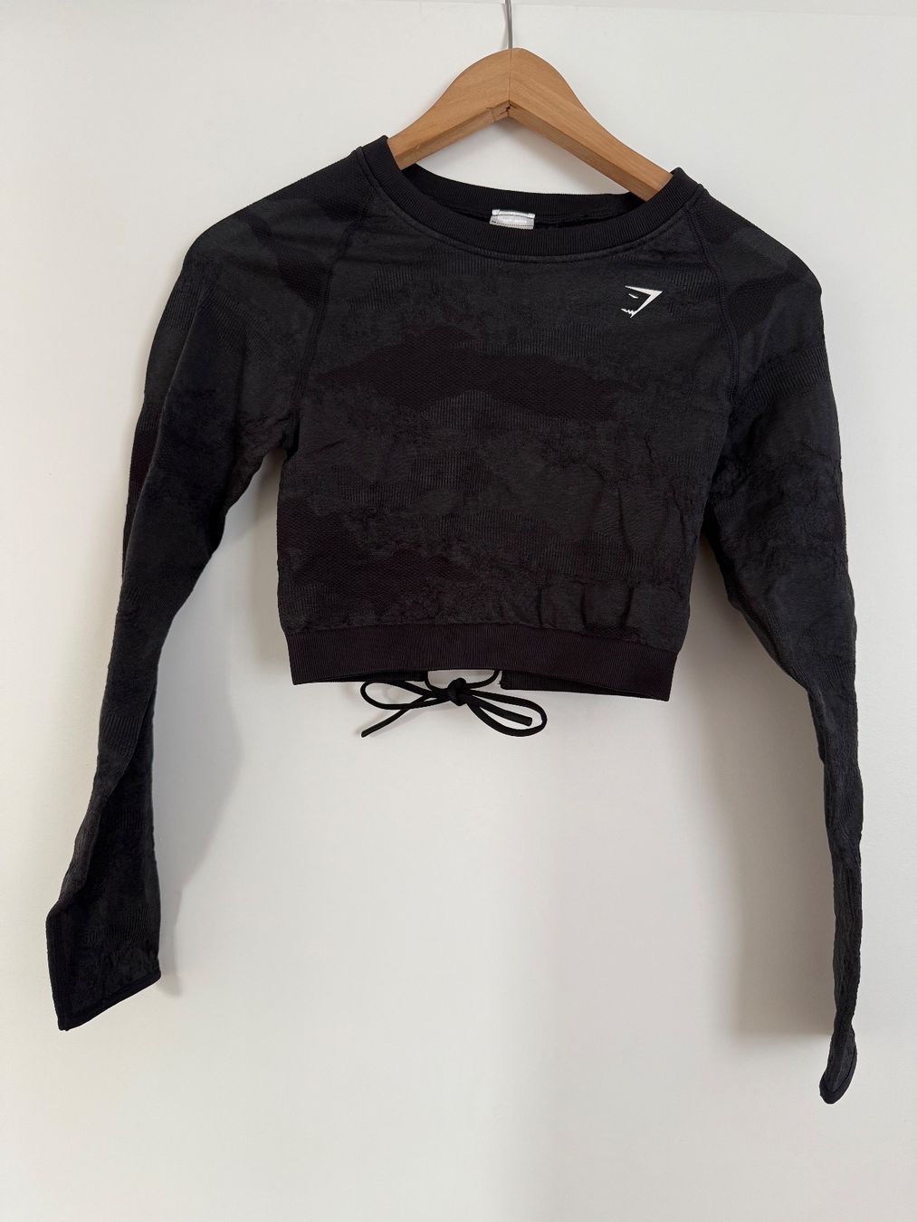 Gymshark Top: Gymshark Crop Top Langarm, Grösse M – Usato da St. Gallen venduto da sarah0004