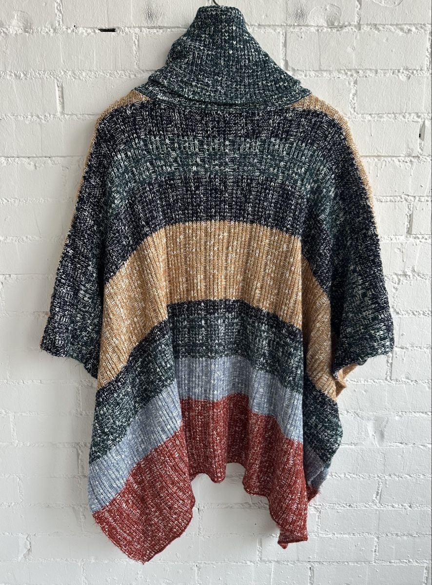 H&M Maglioni & Felpe: H&M – Onesize Strickponcho mit Rollkragen – Usato da Bern venduto da Fraeuleinhonig 8