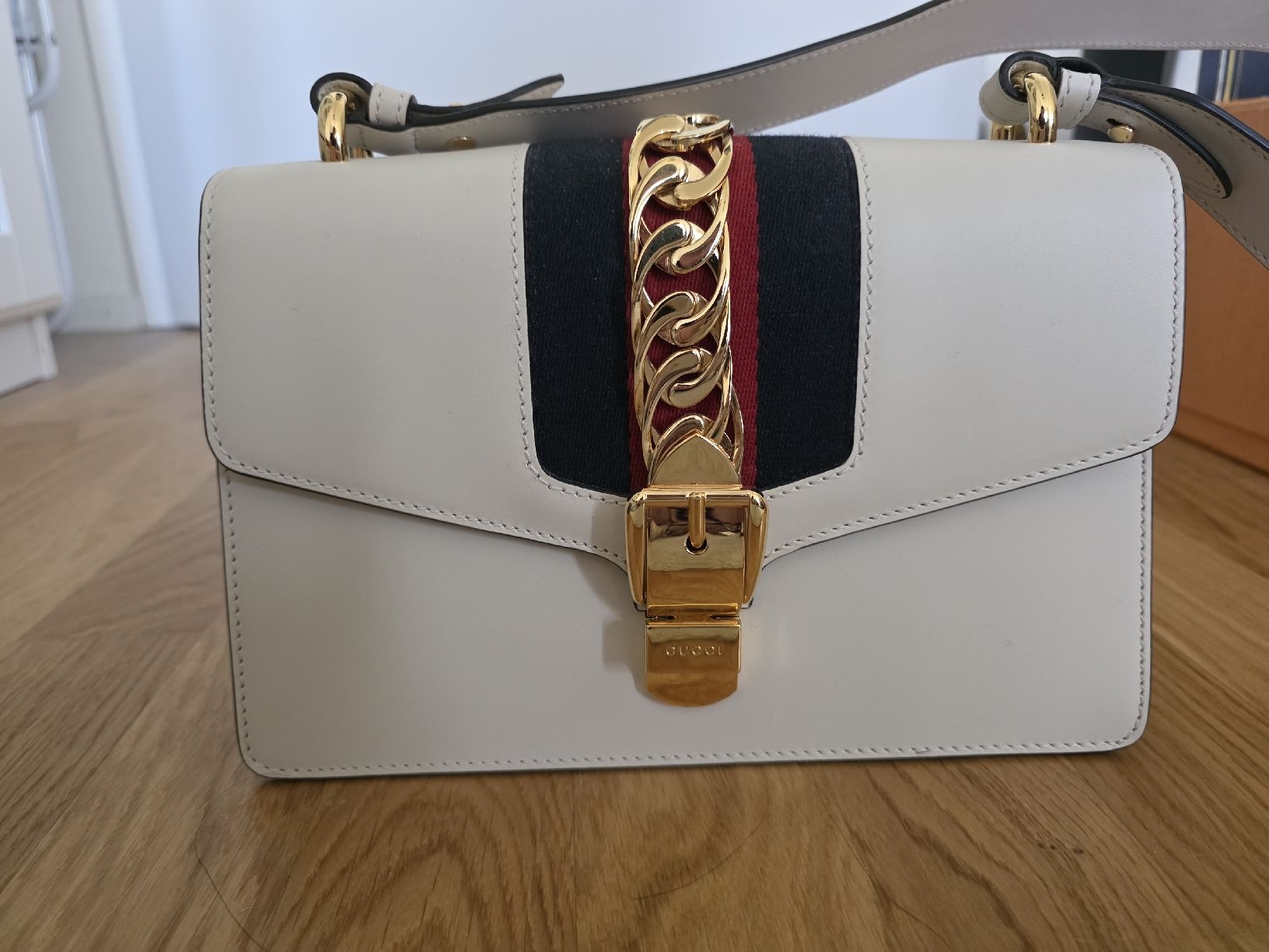 Gucci Borse da donna: Gucci Sylvie Crossbody Tasche – Nuovo (secondo la descrizione) da Biel/Bienne venduto da FaLy99
