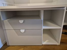 Ikea Samstag Wickel und Kinderschreibtisch