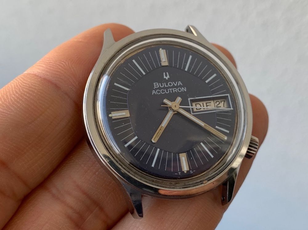 Montre Bulova Accutron Vintage Homme - Acier Inoxydable, Mouvement Suisse - Années 80, Fonctionne Très Bien