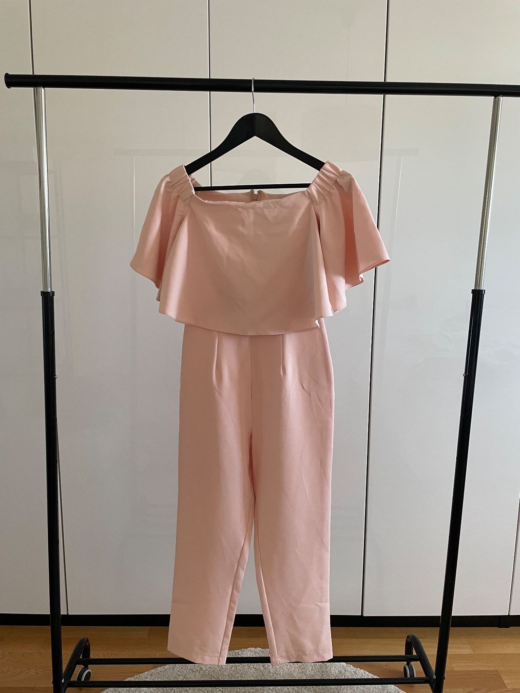 Asos Tute: Asos Jumpsuit – Nuovo (secondo la descrizione) da Selzach venduto da iagiag98