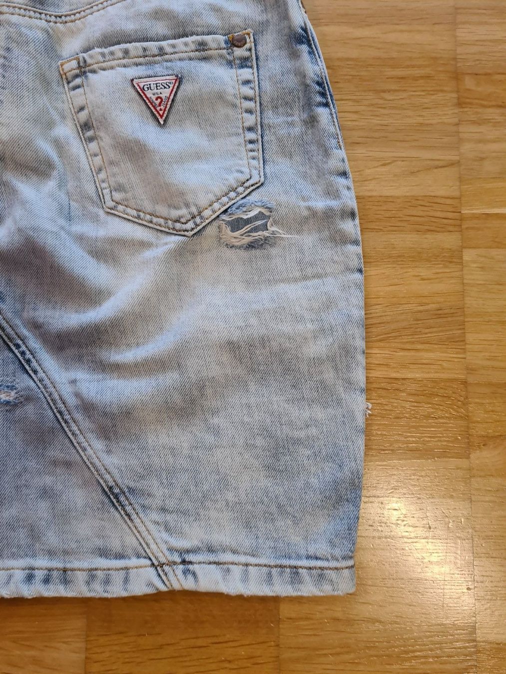 Guess Gonne: Guess Minirock Gr. 27 – Usato da Jona venduto da Good_luck_ 6
