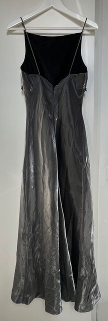 Kleider: Elegantes Abend- / Cocktail-Kleid anthrazit glänzend – Gebraucht aus Steinmaur von Dyleila 1