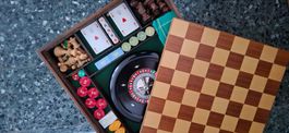 Spielesammlung: Schach aus Holz, Roulette