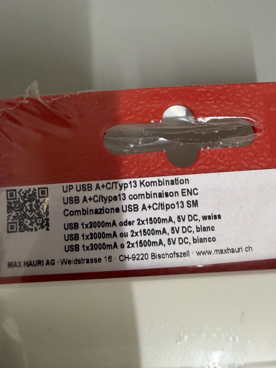 Feller Fiches d'alim.: Steckdose mit usb und C – Neuf avec emballage d'origine à Zürich par papaplatte 1