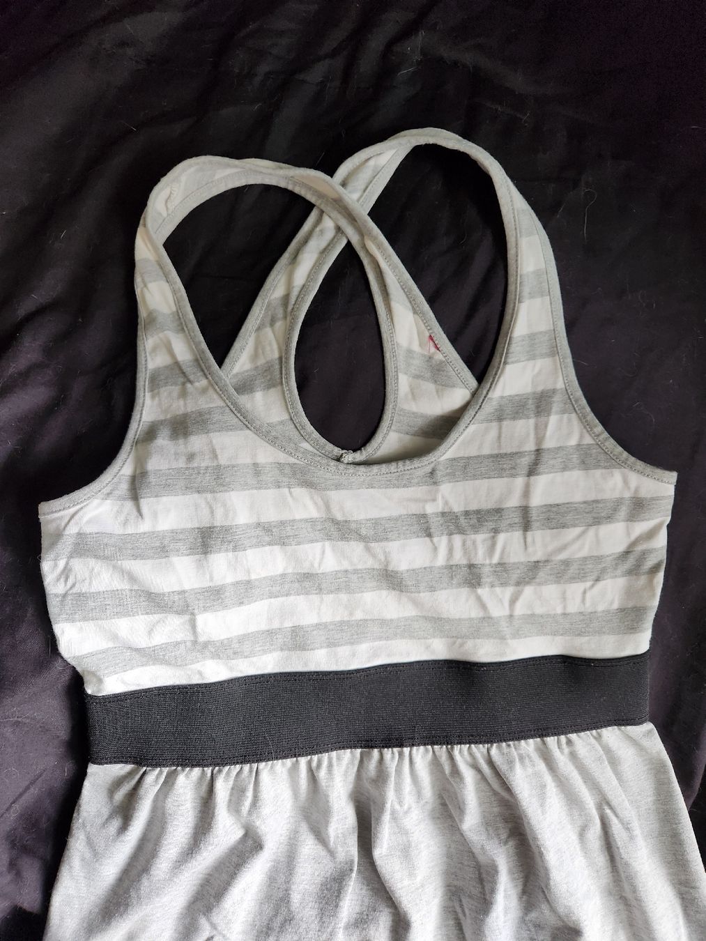 Tom Tailor Kleider: Tom Tailor Kleid, sportlich, grau/weiss – Gebraucht aus Fribourg von voidness