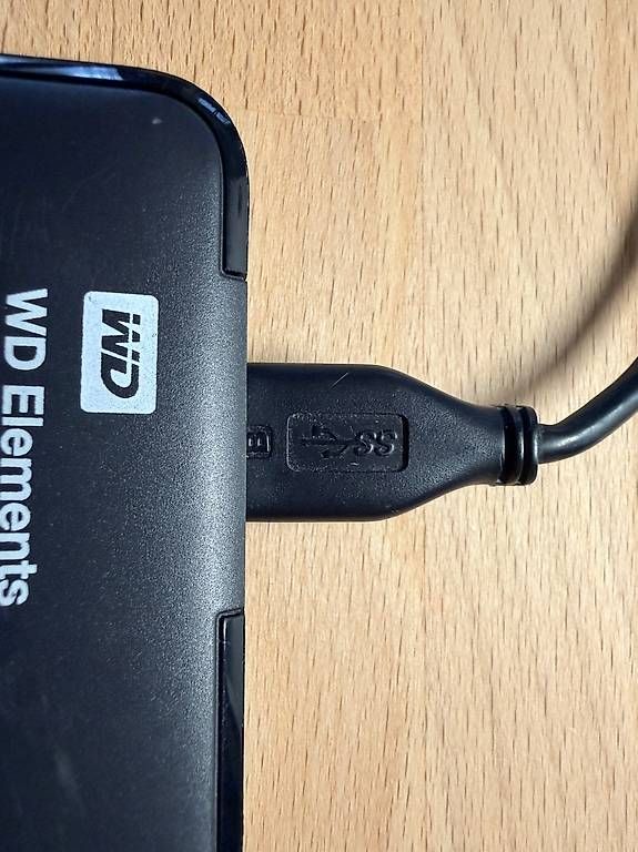 Western Digital Dischi rigidi: Disque dur externe WD Elements 2 To USB 3.0 – Usato da Collombey venduto da malik.bkn 4