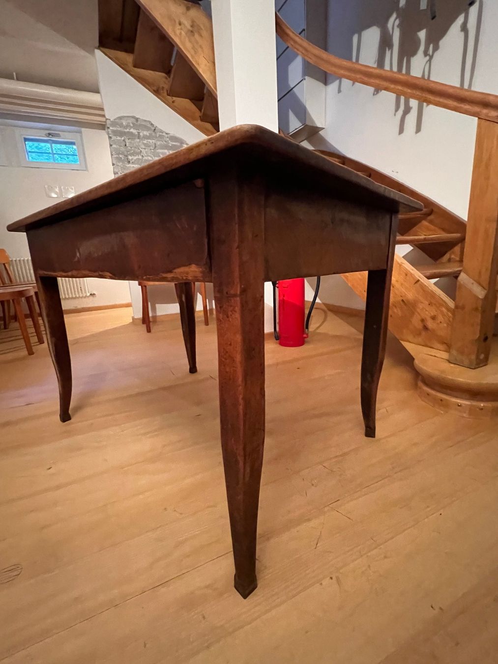 Tische: Nussbaumtisch – Gebraucht aus Arbon von Hubert77 2