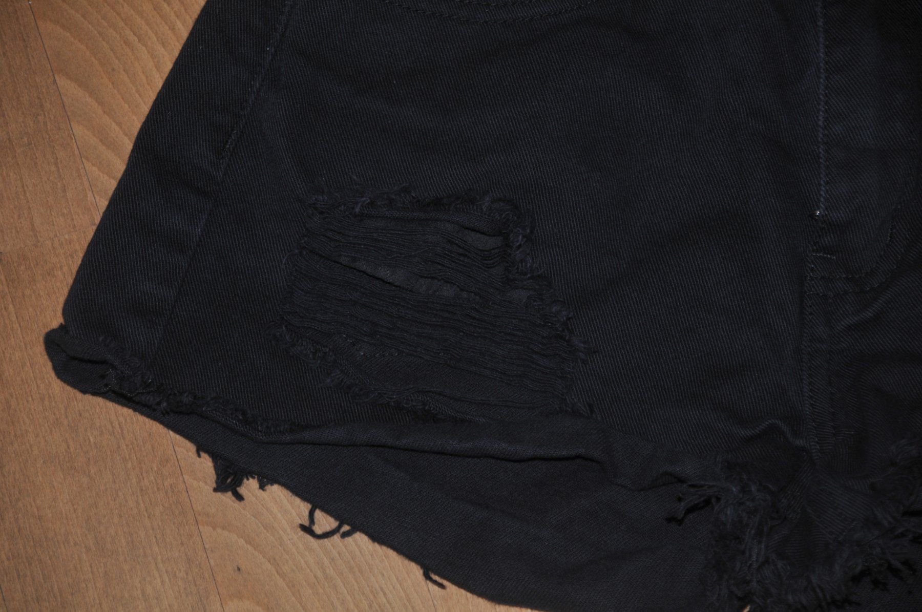 Jeans: schwarze kurze Jeans Hose, Gr. S/36 – Gebraucht aus Winterthur von Schwestere 2