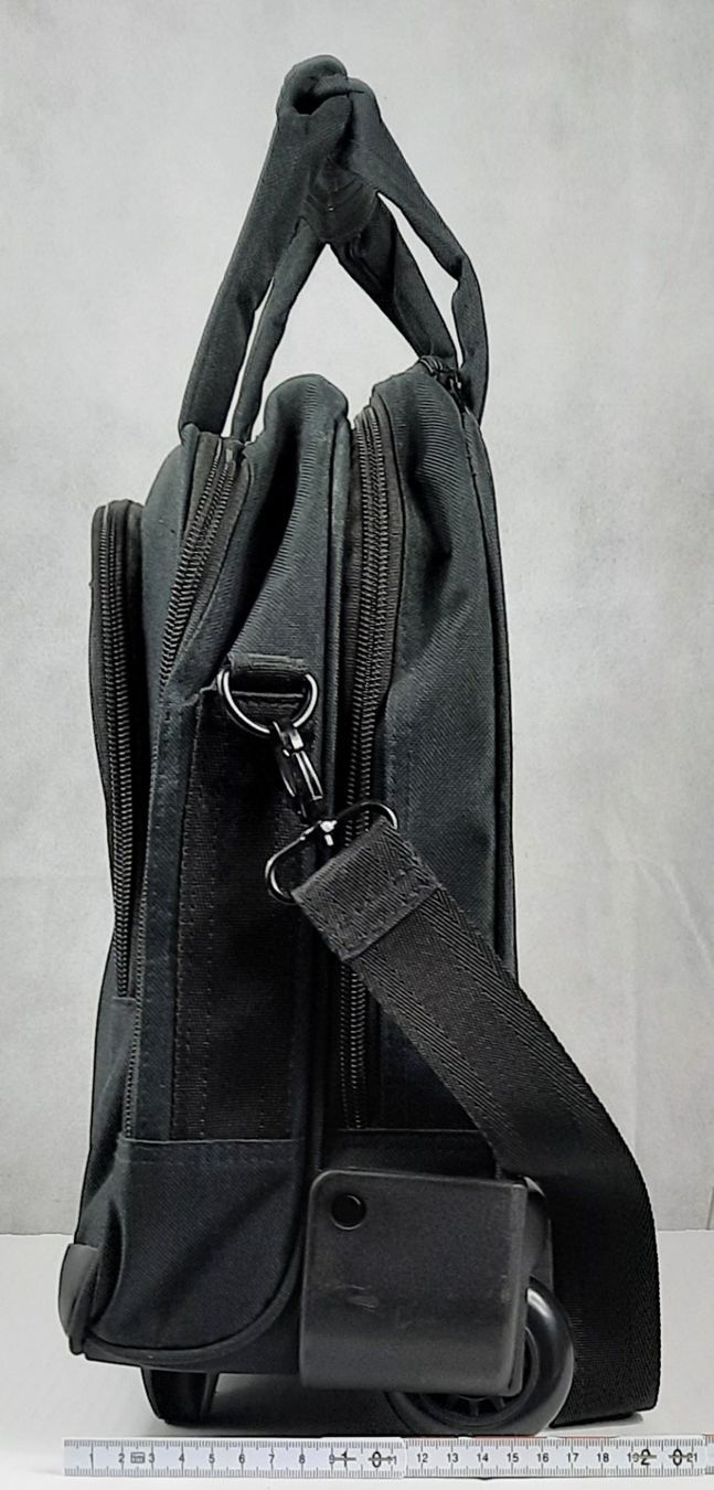 Valigie & Borse: COCKPIT Business Koffer mit 4 Räder Schwarz – Nuovo (secondo la descrizione) da Seuzach venduto da VT-Collections2 8