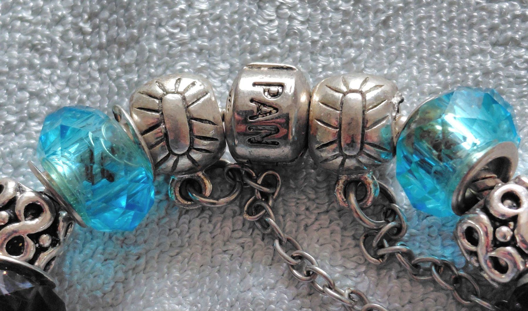 Pandora Bracciali & Braccialetti: Original Pandora-Charm-Armband – Usato da Sursee venduto da Benevol 2