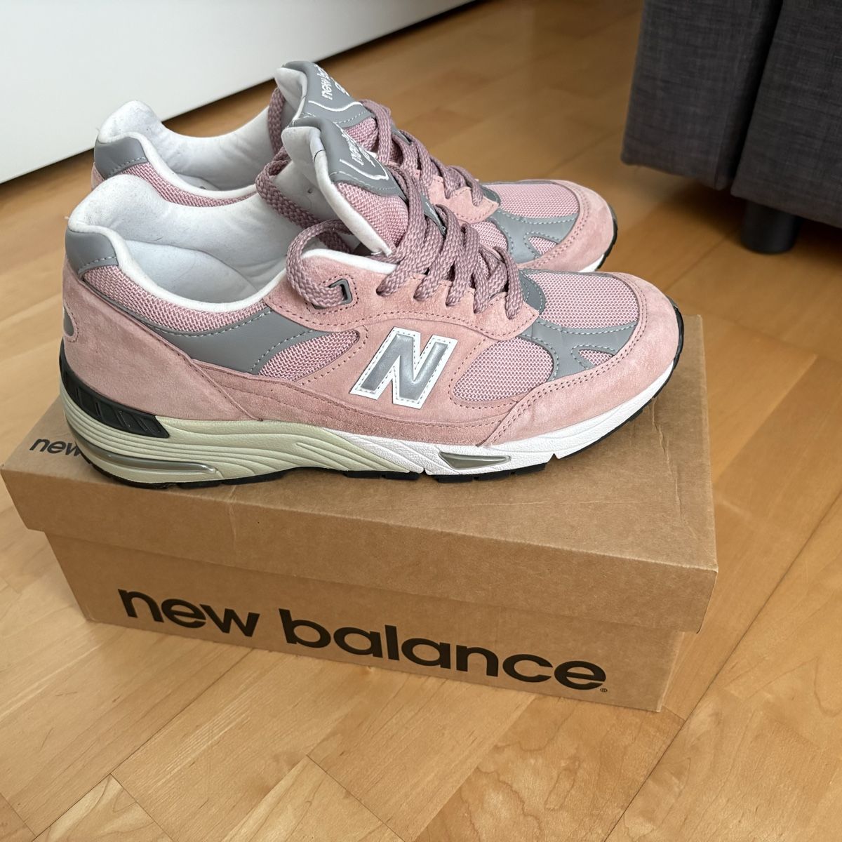 New Balance Scarpe da uomo: New Balance 991 pink – Usato da Wallisellen venduto da ntroulis80 2