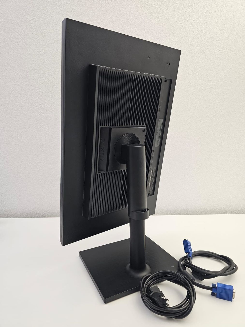 Samsung Monitor: Samsung S24E650MW 24" Monitor – ergonomisch – Usato da Wettingen venduto da dia_hv56 3