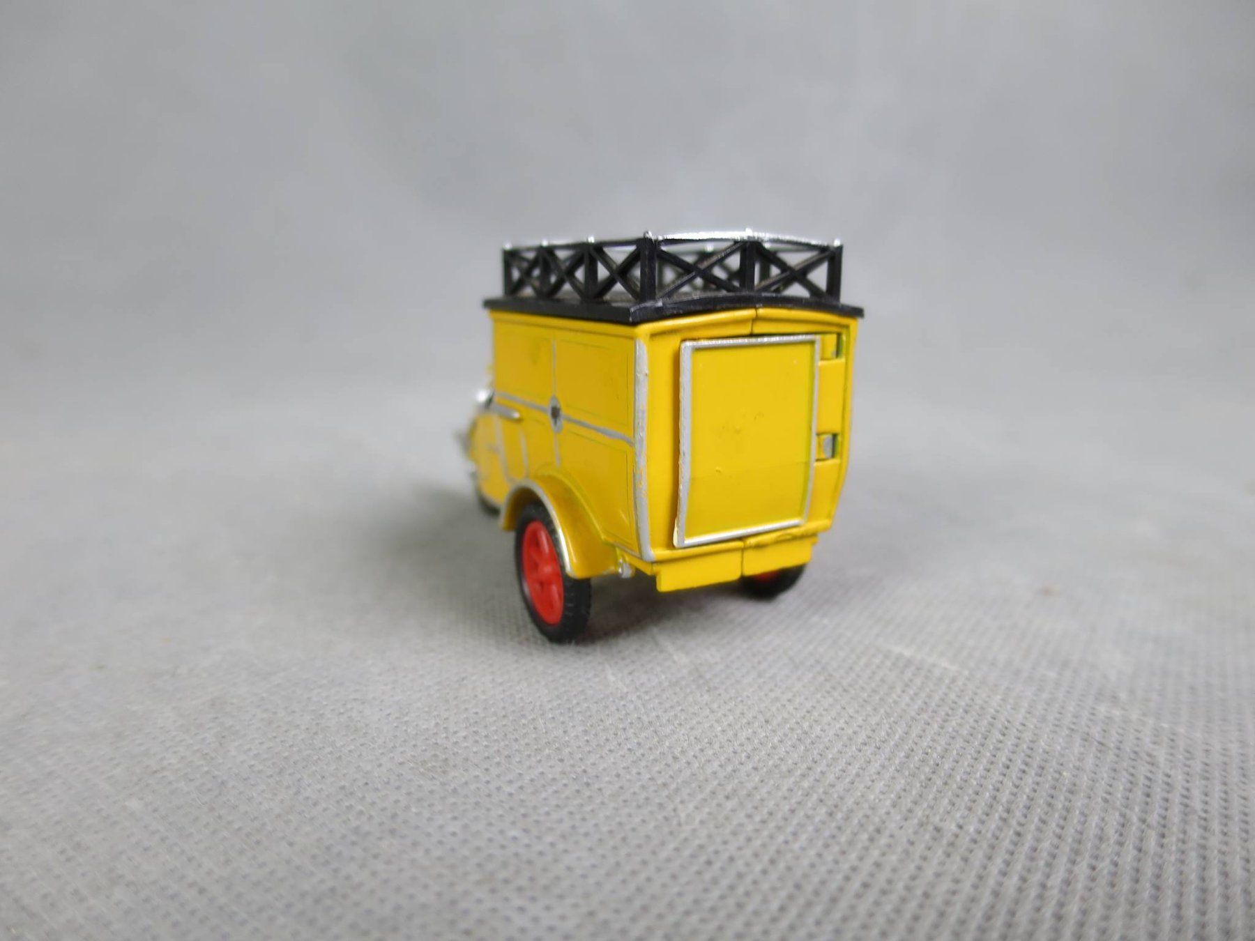 Modellini d'auto: Dreirad-Transporter, gelb – Usato da Zürich venduto da 1.Simon 8