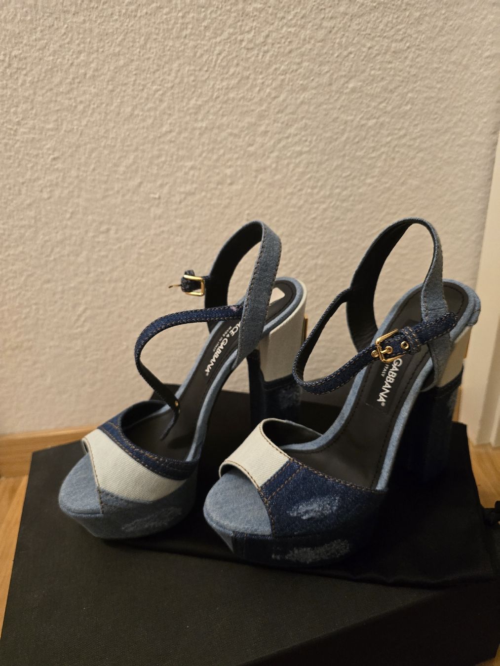 Dolce & Gabbana Scarpe da donna: D&G Sandalen - ungetragen – Nuovo e nell'imballaggio originale da Obernau venduto da Joannajojo 2