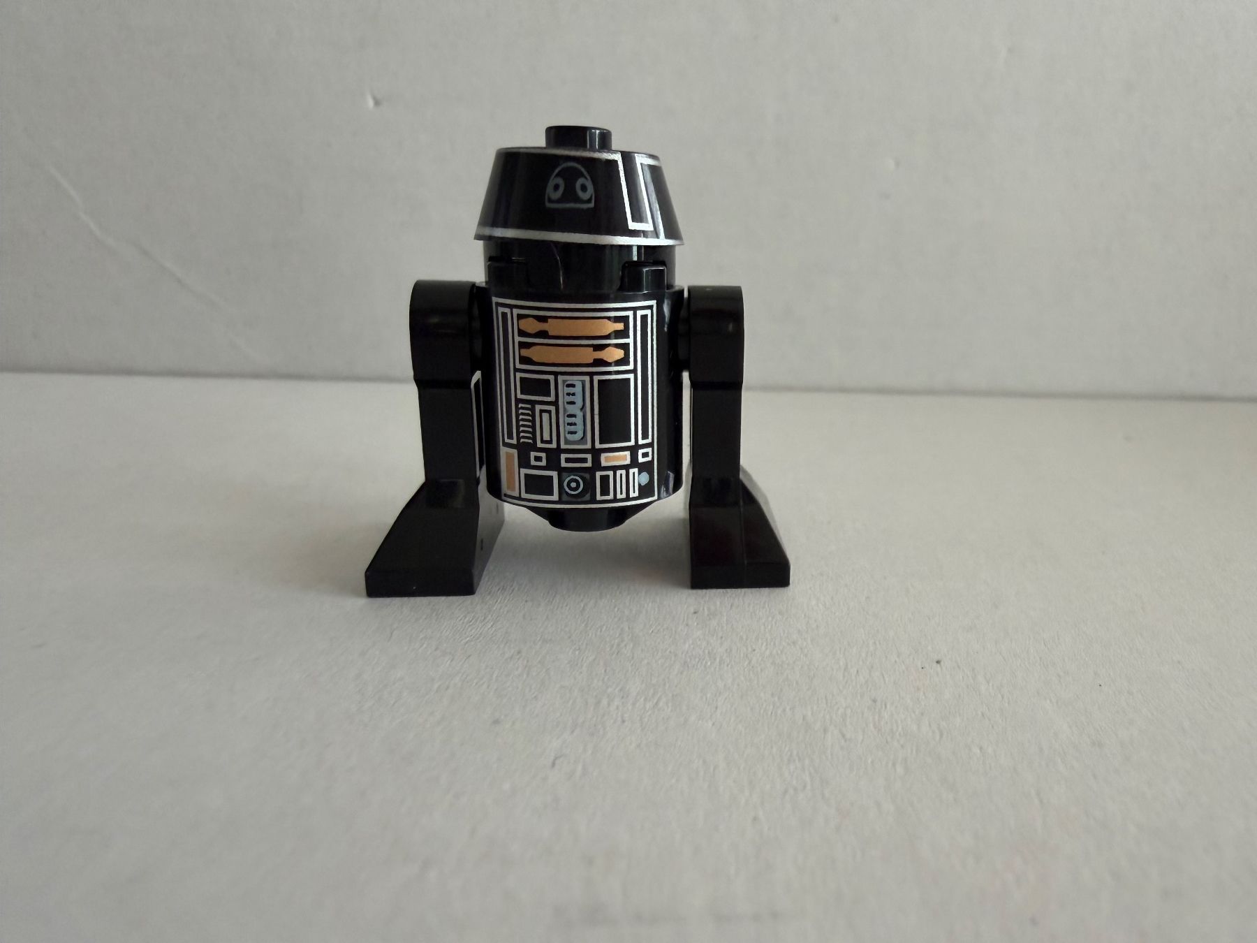 Lego Statuette: Astromech Droid, R5-J2 – Usato da Neftenbach venduto da Elitebricks