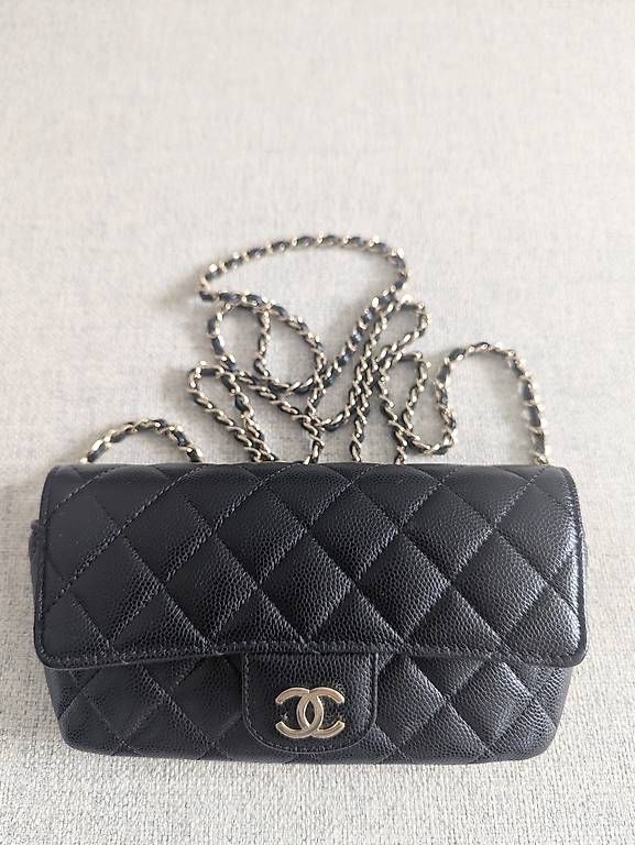 Taschen für Damen: Pochette noir Chanel – Gebraucht aus Kerzers von hel_v8pr