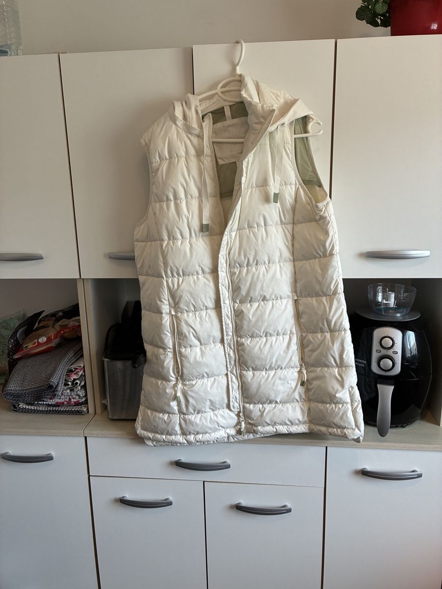Gilets: DaunenGilet mit Kaputze – D'occasion à Ostermundigen par Didi-Mader 4