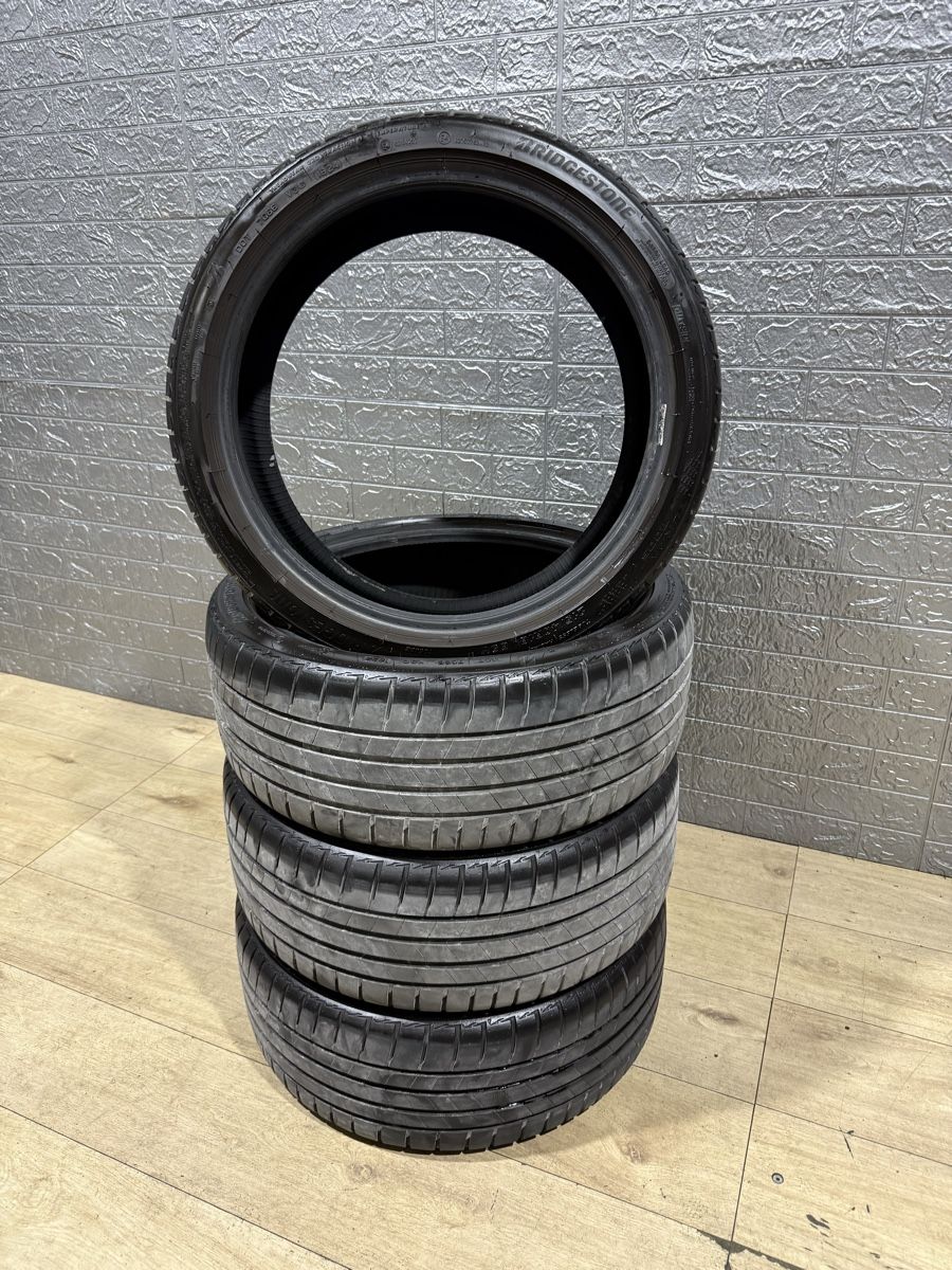 Pneus & Roues: 215/40/18 – D'occasion à Gisikon par SKR-F10