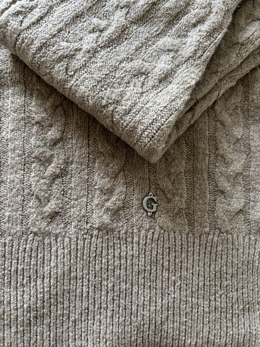 Guess Pulls & Sweat-shirts: Guess Pullover  – D'occasion à Schaffhausen par Atlas110 2