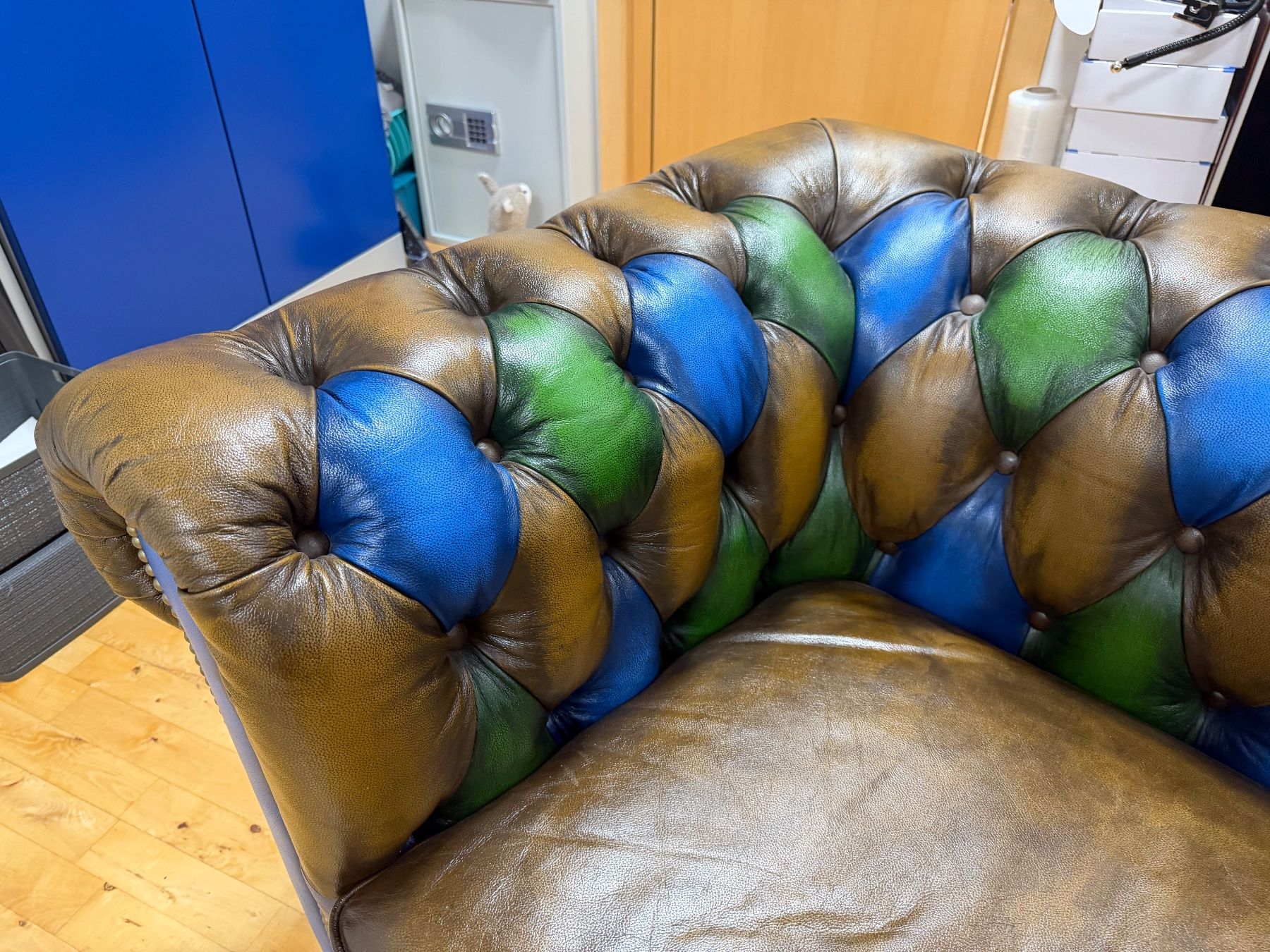 Chesterfield Divani: Luxus Chesterfield Echtleder 2er Sofa – Usato da Schötz venduto da grand69 4