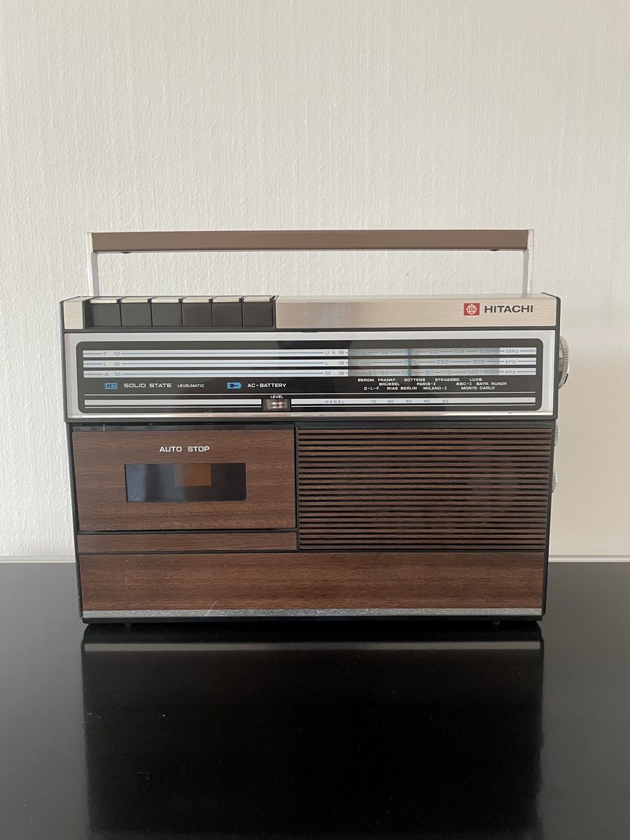 Hitachi Radios: Hitachi Radio-Kassettenrecorder – D'occasion à Olten par jebemm