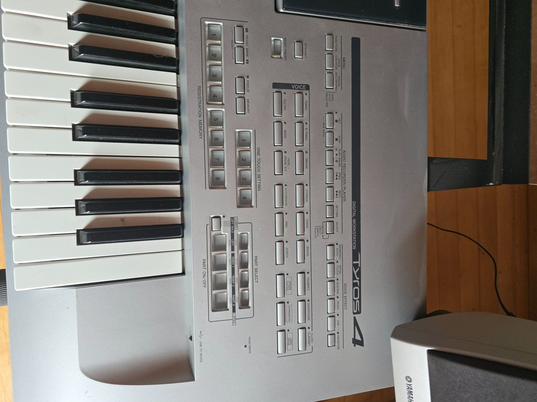 Strumenti musicali: Kybord Yamaha Tyros 4 – Usato da pieterlen venduto da topwater 1
