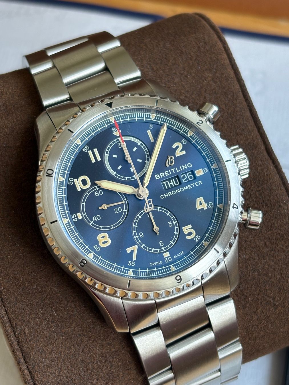 Breitling Uhren: Breitling Aviator 8 Chronograph 43 Blue Fullset – Gebraucht aus Birsfelden von Mynos 3