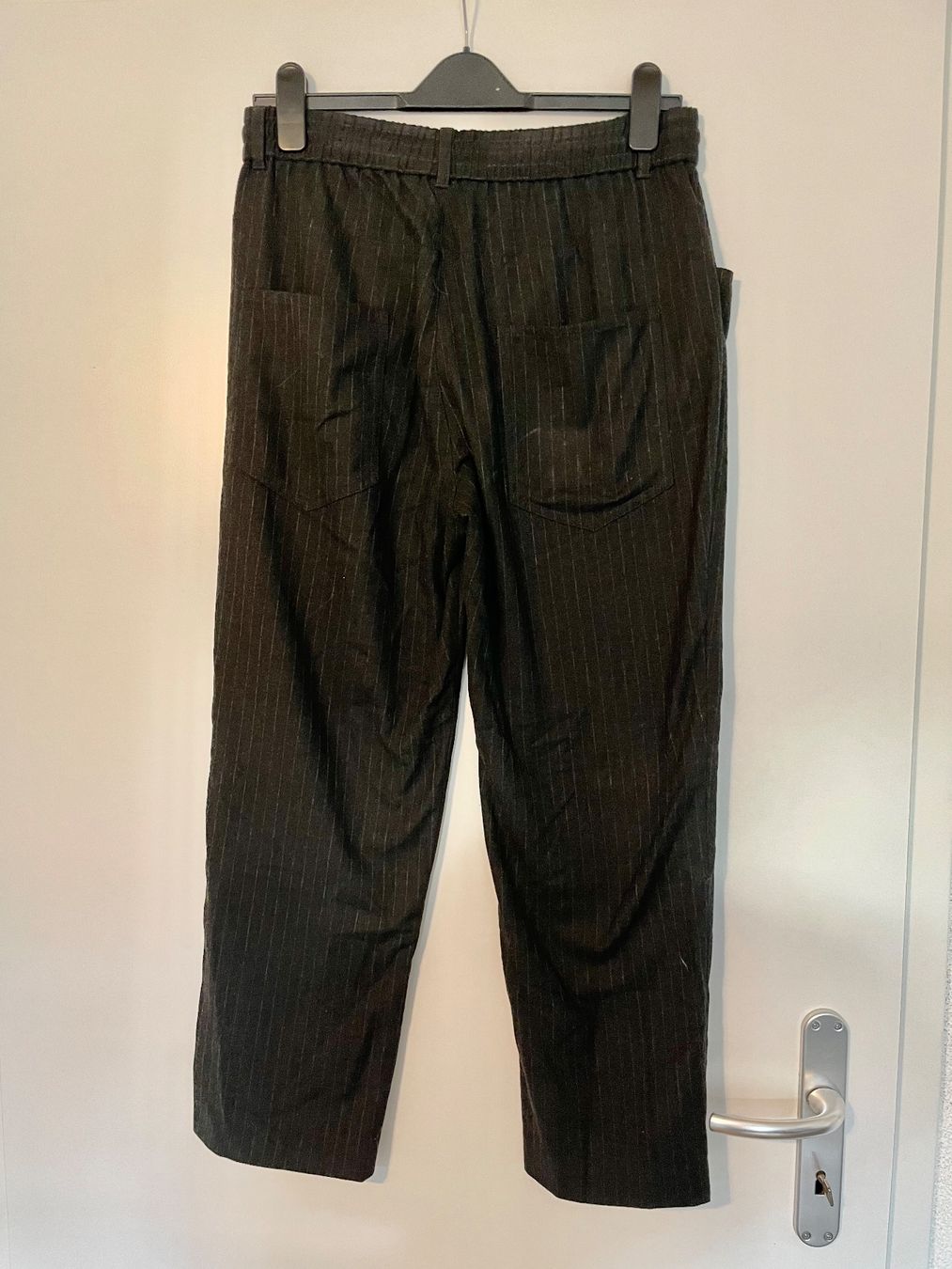 Zara Pantaloni: Tailored trousers – Usato da Roche VD venduto da closetcleanse 4