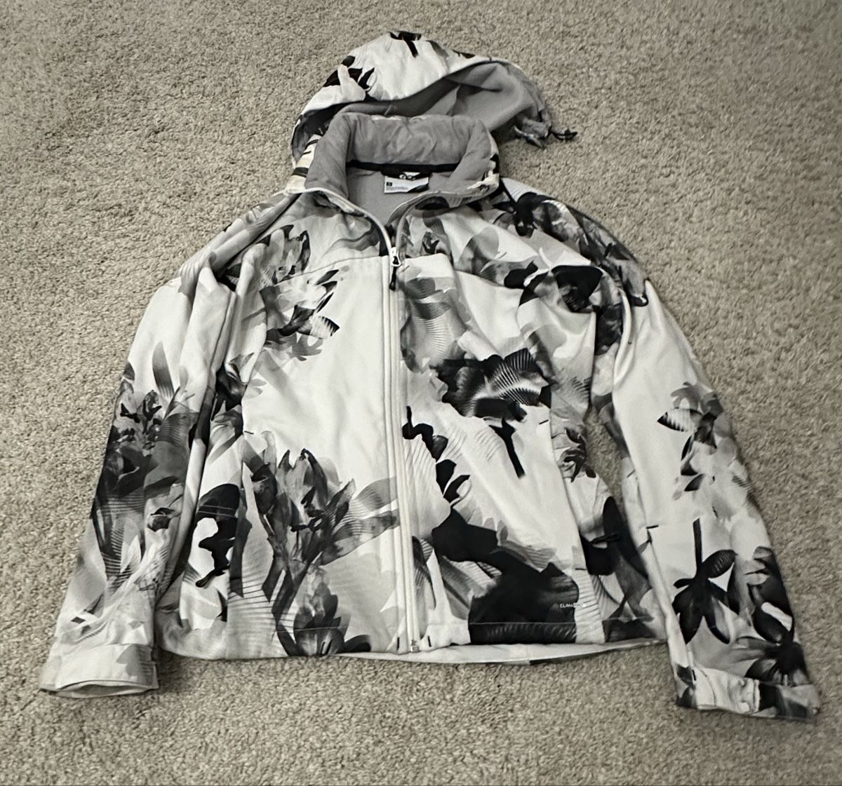 Salomon Giacche: Salomon ClimaPro Storm Softshell Jacke Gr. S Damen – Usato da Zürich venduto da alex124