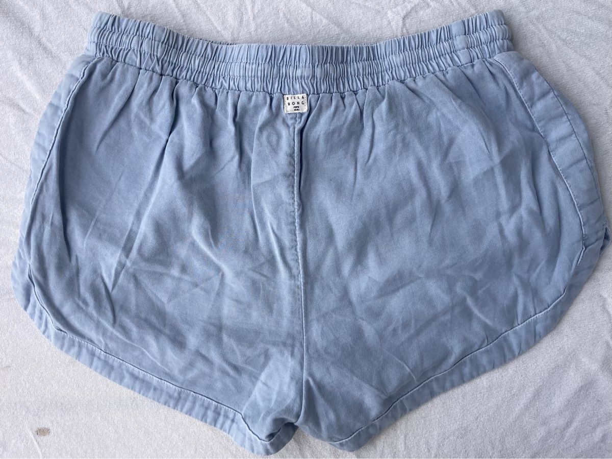 Billabong Pantalons: Shorts Billabong hellblau Grösse XS  – D'occasion à Siselen BE par -skylein- 2