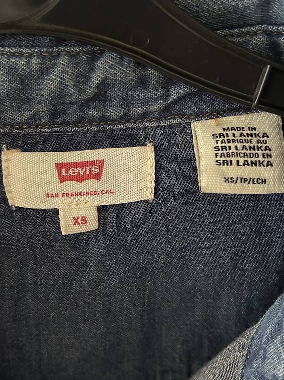 Levi's Robes: Robe en jean Levis Taille XS – D'occasion à Genève par Mayatatiana 1