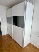 Schiebetürenschrank
